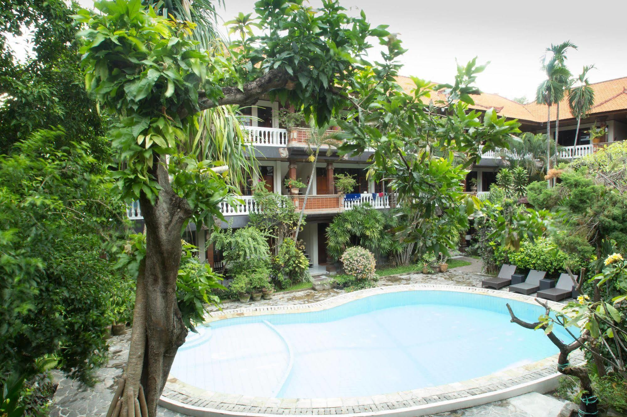 Simpang Inn Hotel Legian  Exterior photo